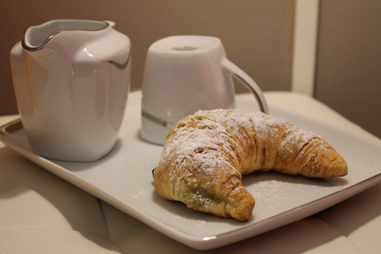 Bed and Breakfast Al 68 Di Piazza Cavour Napoli Esterno foto